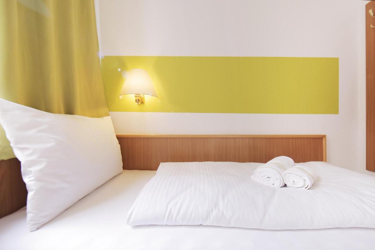 Bp24 Hotel Aachen Kültér fotó