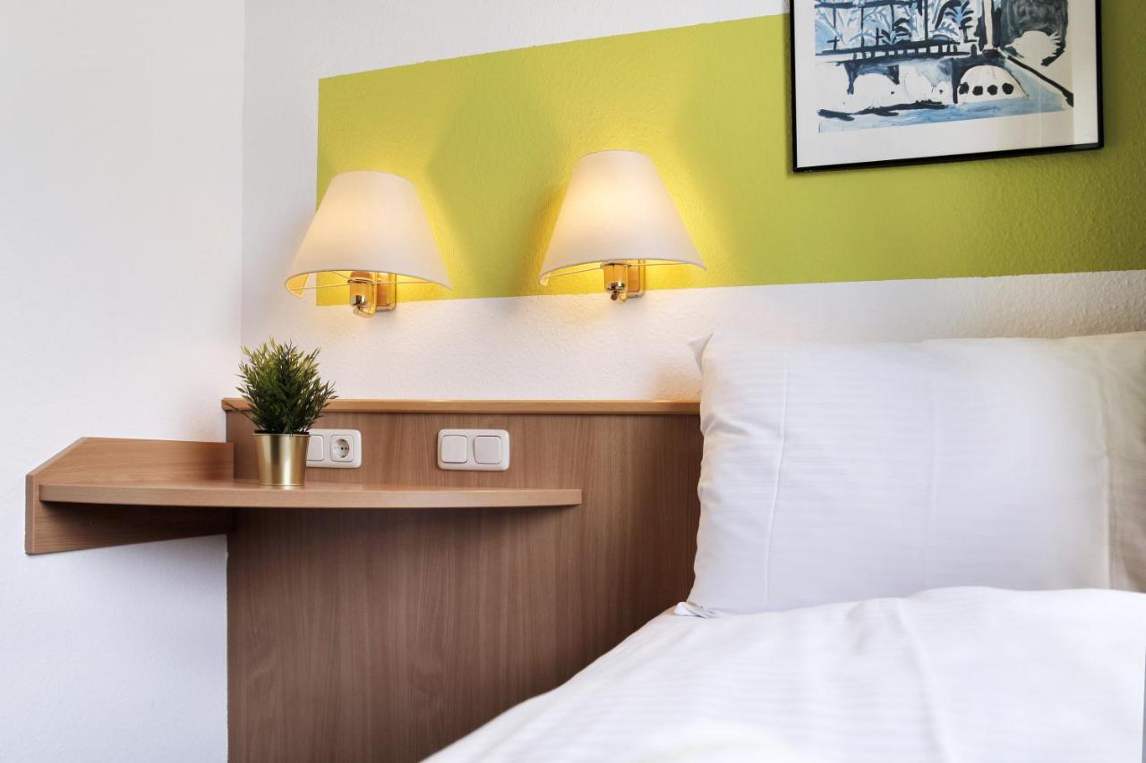 Bp24 Hotel Aachen Kültér fotó